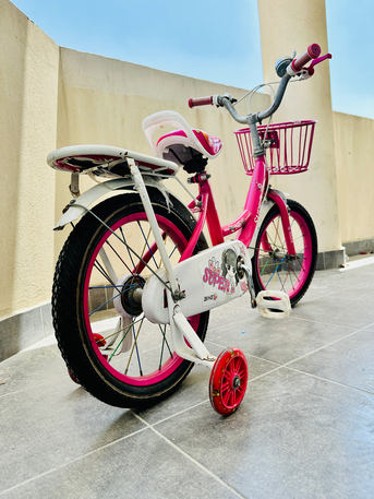 Hidd, Bicycles, BHD 11,  Kids Bicycle &ndash; Mint Condition &ndash; With Training Wheels (11 BD)