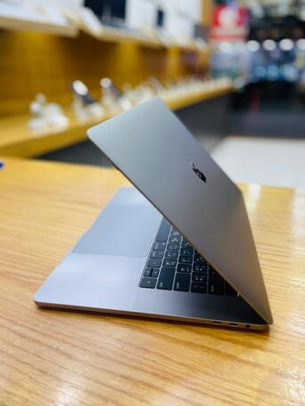 Manama, Computers, BHD 255,  MacBook Pro Core I9 2,9Ghz | 32GB RAM | 1TB SSD |  15.4" Retina (2880×1800) Call 36574541
