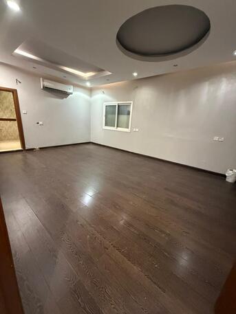 Al Salam, Apartments, Flats, Houses & Villas, SAR 35000/year,  3 BR,  Family Apartment With Taris Open Space Well Maintain Big Size Nice Located