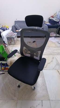 Al Sulaymaniyyah, Furniture, SAR 100,  Ergonomic Office Chair - White