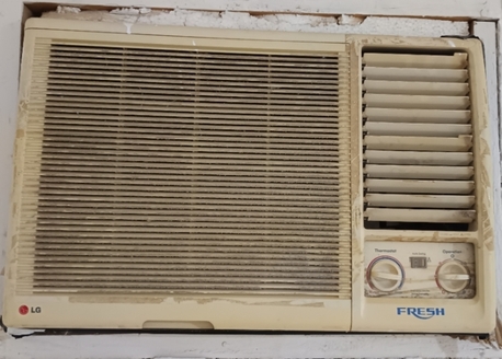 Riyadh, Air Conditioners, SAR 1500,  2 Split AC And 1 Window AC In Working Condition,