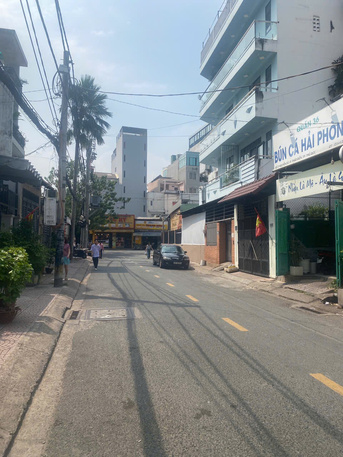 Ho Chi Minh City, Sublets, USD 2500/month,  112 Sq. Meter,  COMMERCIAL SPACE - THAO DIEN - HIGH-TRAFFIC LOCATION