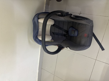 Al Malaz, Baby & Kid Stuff, SAR 150,  Baby Car, Baby Carrier Or Car Sheet For Infant + Baby Walker