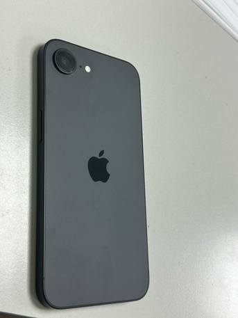 Manama, Mobile Phones, BHD 220,  I Phone 16e 256 GB