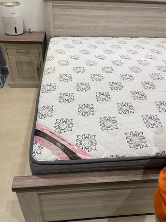 Riyadh, Furniture, SAR 2350,  Bed Set With Pocket Spring Mattress And Dresser