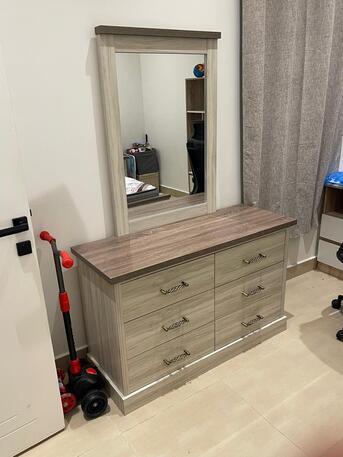 Riyadh, Furniture, SAR 2350,  Bed Set With Pocket Spring Mattress And Dresser