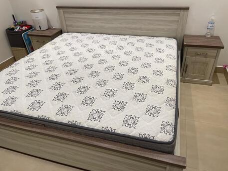 Riyadh, Furniture, SAR 2350,  Bed Set With Pocket Spring Mattress And Dresser