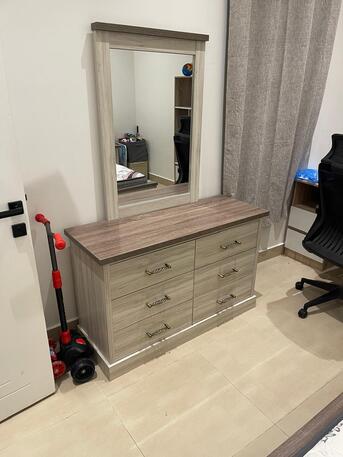 Riyadh, Furniture, SAR 2350,  Bed Set With Pocket Spring Mattress And Dresser