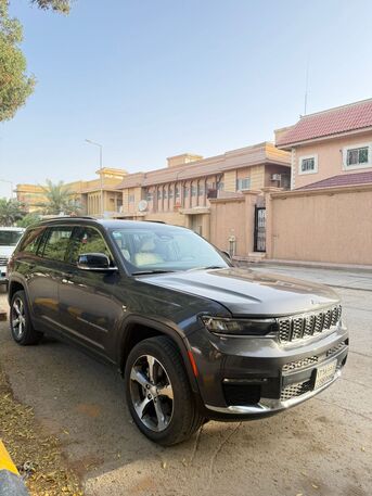 Al Malaz, Vehicles, Cars & Trucks , SAR 125000,  Jeep Grand Cherokee Limited,  2022,  Automatic,  110000 KM,    MODEL