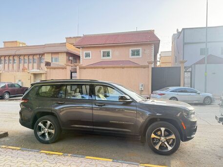 Al Malaz, Vehicles, Cars & Trucks , SAR 125000,  Jeep Grand Cherokee Limited,  2022,  Automatic,  110000 KM,    MODEL