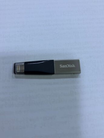 Manama, Electronics, BHD 10,  SanDisk IXpand Mini Flash Drive 64 GB For IPhone And IPad