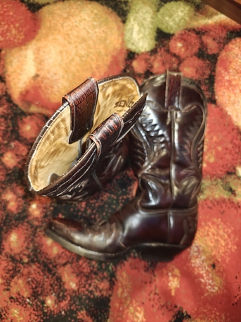 Al Badiah, Collectibles, SAR 600,  Vintage Sendra Boots For Men