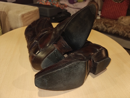 Al Badiah, Collectibles, SAR 600,  Vintage Sendra Boots For Men