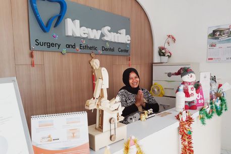 Jakarta, Business, New Smile Dental & Implant Center | Dokter Gigi Estetik & Bedah Semarang (drg. Stephanie A