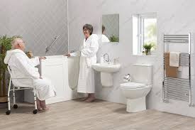 London, Elder Care, Bath With Doors To Improve Home Safety | Eamobility