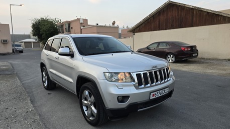 Isa Town, Vehicles, Cars & Trucks , BHD 2200,  2012 Jeep Grand Cherokee,  2012,  Automatic,  234000 KM,   Full Option