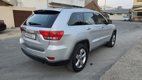 Isa Town, Vehicles, Cars & Trucks , BHD 2200,  2012 Jeep Grand Cherokee,  2012,  Automatic,  234000 KM,   Full Option