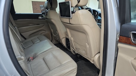 Isa Town, Vehicles, Cars & Trucks , BHD 2200,  2012 Jeep Grand Cherokee,  2012,  Automatic,  234000 KM,   Full Option