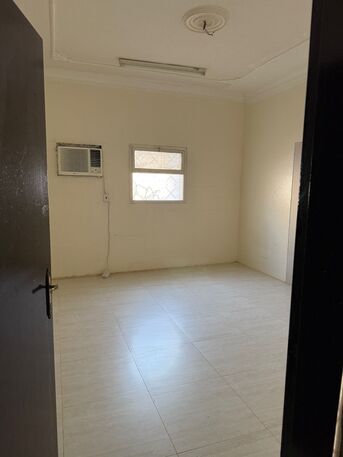 Al Malaz, Apartments, Flats, Houses & Villas, SAR 1100/month,  1 BR,  25 Sq. Meter,  Executive Bachelor Room For Rent 1100 SR/mon