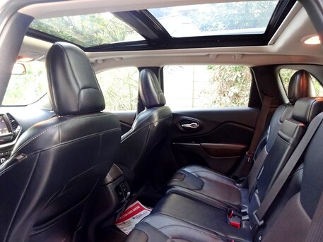 Manama, Vehicles, Cars & Trucks , BHD 3800,  Jeep Cherokee Limited,  2015,  Automatic,  125000 KM,  Urgent Sales