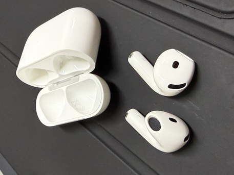 Jeddah, Mobile Phones, SAR 380,  AirPods 4 (Almost Brand New)