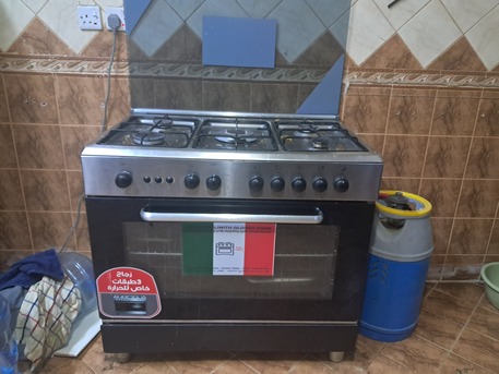 Riyadh, Appliances, SAR 650,  Selling Used Oven 5 Burner Italian