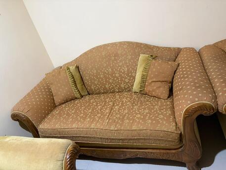 Al Malaz, Furniture, SAR 350,  7 Seaters Sofa With Wooden TeaPoy And Ottomen- Home Center At Throw Away Price