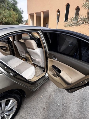 Riyadh, Vehicles, Cars & Trucks , SAR 20000,  Honda Accord,  2009,  Automatic,  340000 KM,    - Beige