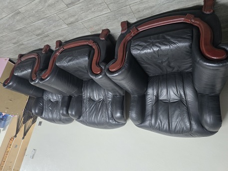 Olaya, Furniture, SAR 1000,  Stylish And Comfortable Black Leather Sofa