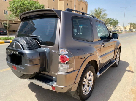Riyadh, Vehicles, Cars & Trucks , SAR 47000,  Mitsubishi Pajero,  2016,  Automatic,  215000 KM,   GLS V6 3.8L 3 Door