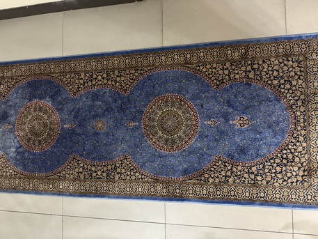 Manama, Household Items, BHD 300,  Persian Rug Set