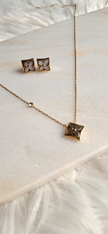 Riyadh, Clothing & Accessories, SAR 35,  Luxury Stainless Steel Jewelry | Van Cleef Style | Bulgari Style | LV Style