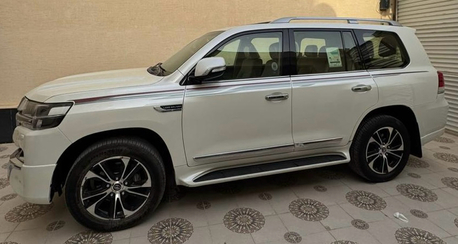 Riyadh, Vehicles, Cars & Trucks , SAR 225,  Toyota Land Cruiser,  2021,  Automatic,  142 KM,   GXR  V8  4.6 L SUV 4WD Without Any Accident 100% Original