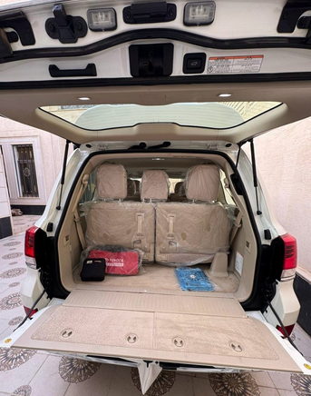 Riyadh, Vehicles, Cars & Trucks , SAR 225,  Toyota Land Cruiser,  2021,  Automatic,  142 KM,   GXR  V8  4.6 L SUV 4WD Without Any Accident 100% Original