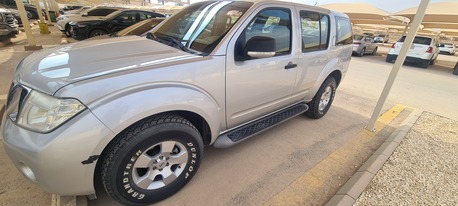 Riyadh, Vehicles, Cars & Trucks , SAR 38500,  Nissan Pathfinder,  2014,  Automatic,  140000 KM,    Single Hand Used Car