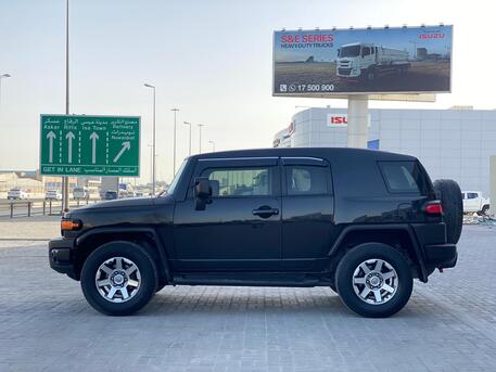 Manama, Vehicles, Cars & Trucks , BHD 7500,  Toyota FJ Cruiser,  2015,  Automatic,  230500 KM,    (Black)