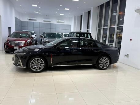 Manama, Vehicles, Cars & Trucks , BHD 9950,  Hongqi H5,  2025,  Automatic,  1 KM,  Hongqi H6  (Black)