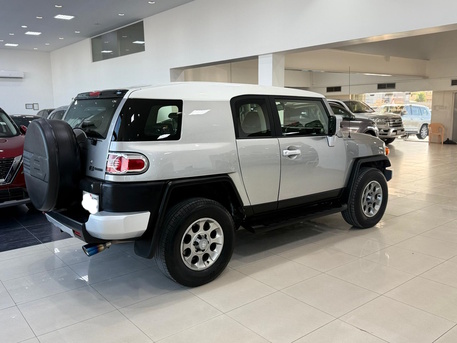 Manama, Vehicles, Cars & Trucks , BHD 4200,  Toyota FJ Cruiser,  2012,  Automatic,  480700 KM,    (Grey)