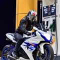 SAR 30000,  Suzuki GSX-R 1000 2013,  2013,  Automatic,  40000 KM,  Suzuki GSX-R 1000, White And Blue.