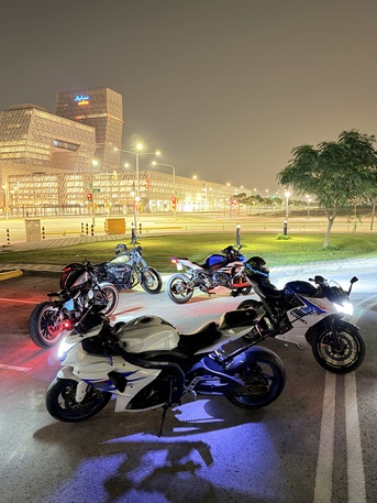 Jubail, Vehicles, Cars & Trucks , SAR 30000,  Suzuki GSX-R 1000 2013,  2013,  Automatic,  40000 KM,  Suzuki GSX-R 1000, White And Blue.