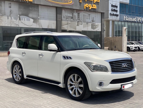 Manama, Vehicles, Cars & Trucks , BHD 3700,  Chrysler 300,  2017,  Automatic,  166300 KM,   S /  (Black)