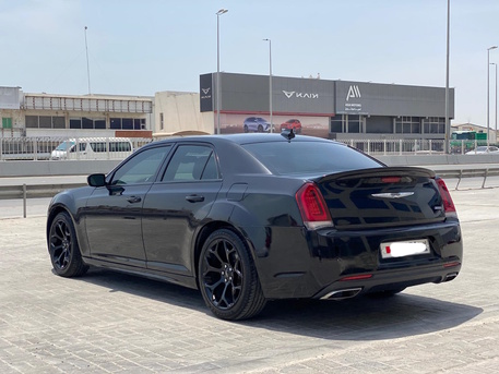 Manama, Vehicles, Cars & Trucks , BHD 4200,  Porsche Cayenne,  2011,  Automatic,  183400 KM,   /  (Black)