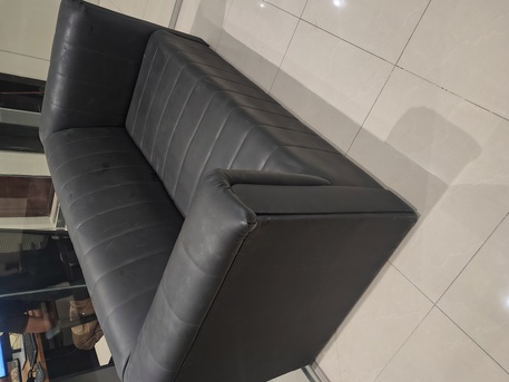 Dammam, Furniture, SAR 800,  5 Ceater Sofa Black Good Condition Leather Urgent Sale