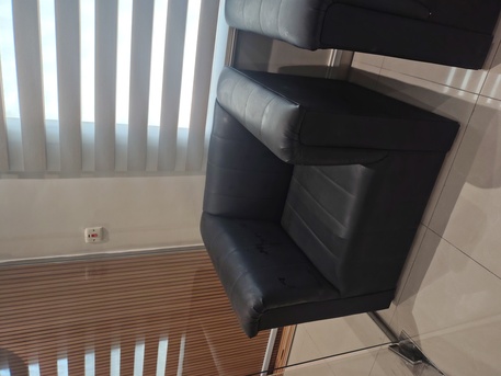 Dammam, Furniture, SAR 800,  5 Ceater Sofa Black Good Condition Leather Urgent Sale