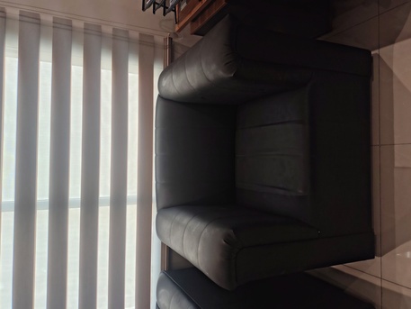 Dammam, Furniture, SAR 800,  5 Ceater Sofa Black Good Condition Leather Urgent Sale