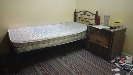 Al Wizarat, Furniture, SAR 90,  Single Bed + Side Table