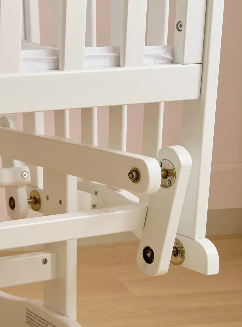 Riyadh, Baby & Kid Stuff, SAR 200,  Giggle Baby Crib Bassinet With Parallel Swing
