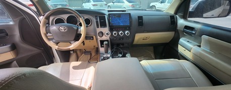 Riyadh, Vehicles, Cars & Trucks , SAR 65000,  Toyota Sequoia SR5,  2011,  Automatic,  249700 KM,