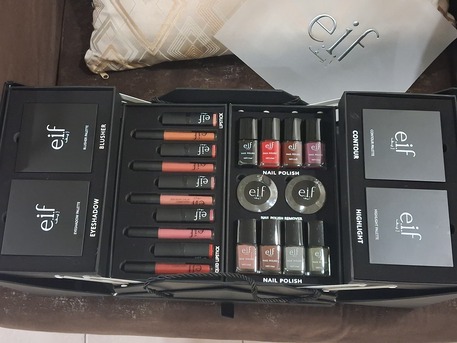 Al Rawabi, Clothing & Accessories, SAR 260,  E.i.f Make Up Kit BRAND NEW NOT OPEND