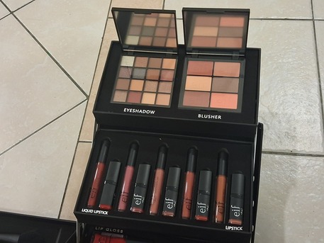 Al Rawabi, Clothing & Accessories, SAR 260,  E.i.f Make Up Kit BRAND NEW NOT OPEND
